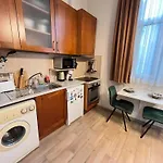 Budapest Central Cozy Studio W Working Space And Wifi